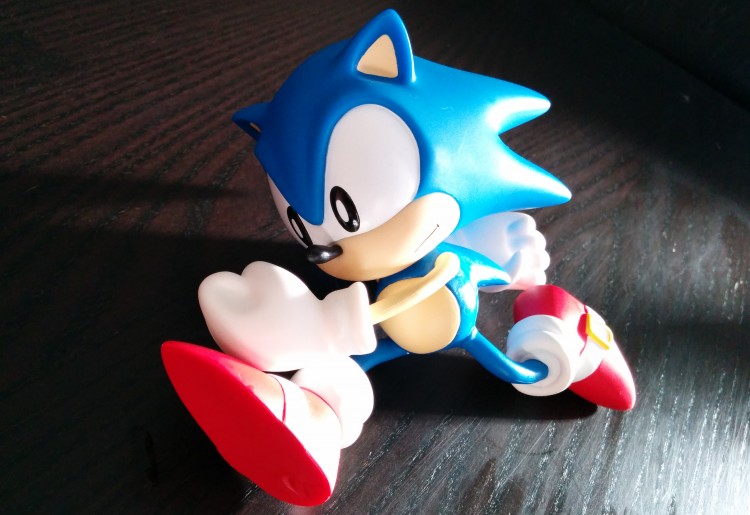 Sonic vinlyl figure sans socle