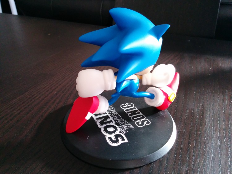 Sonic vinlyl figure