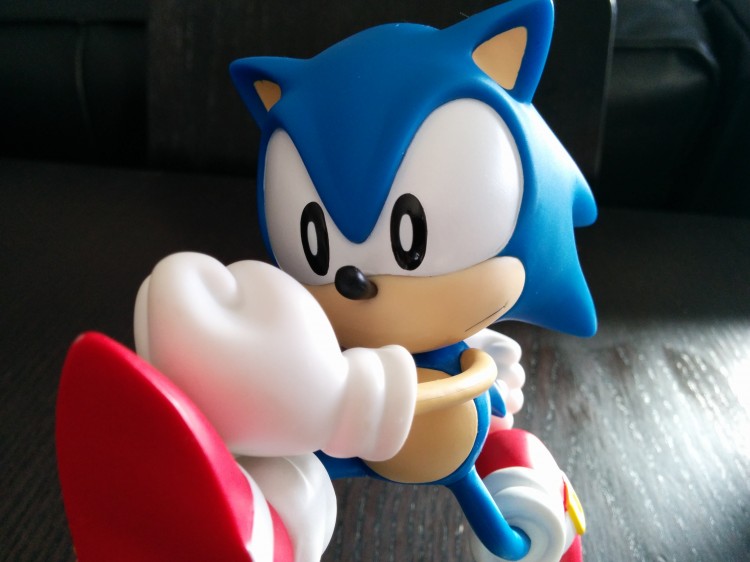 Sonic vinlyl figure close up