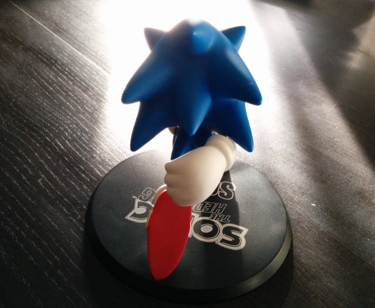 Sonic vinlyl figure