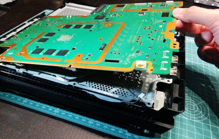 Tuto] Sony PlayStation 4 Pro: Upgrade disque SSHD, ventilateur Nidec et pâte  thermique - WKD4496